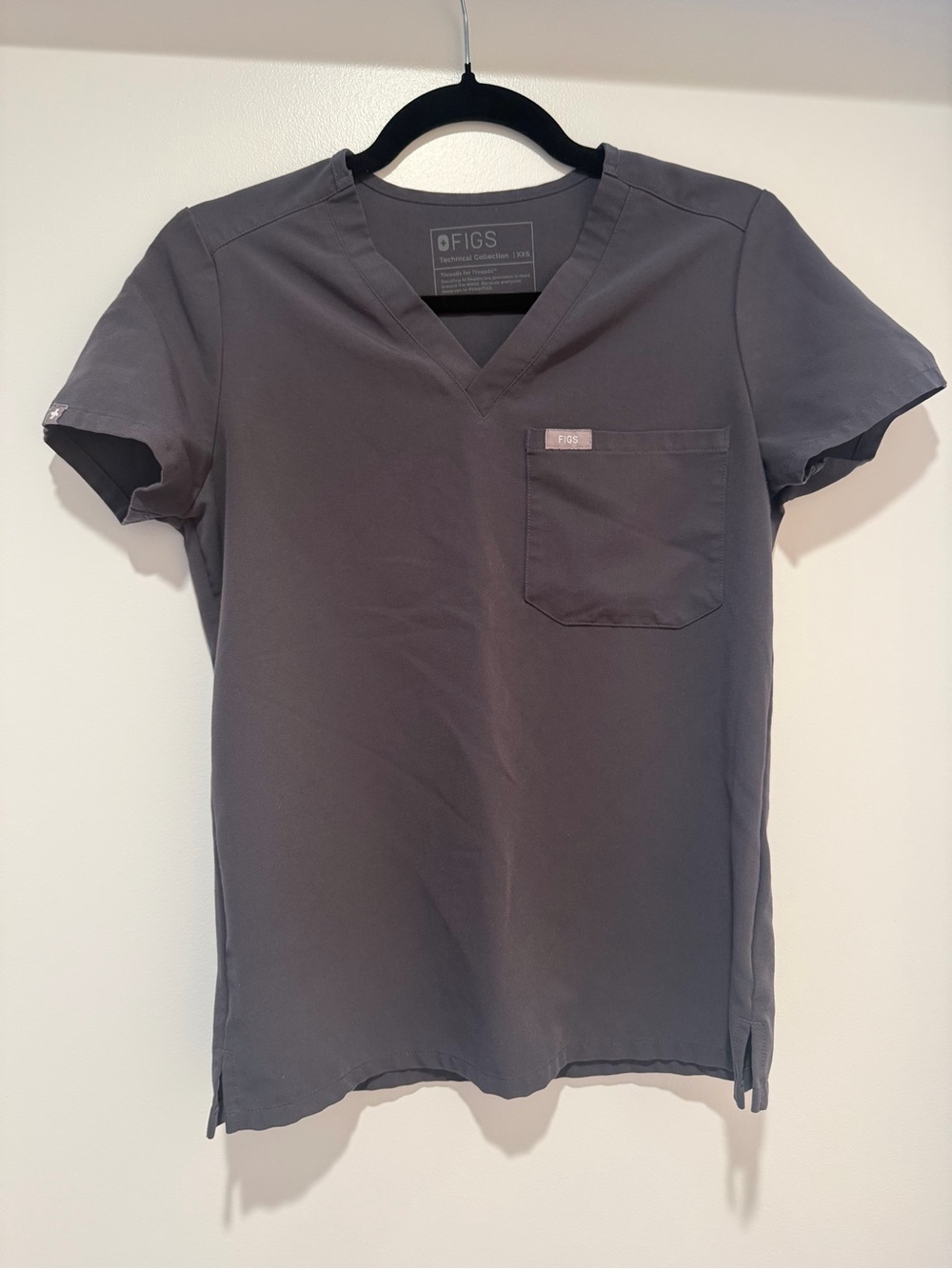 Women’s Figs Catarina Scrub Top in Gray - Size XXS